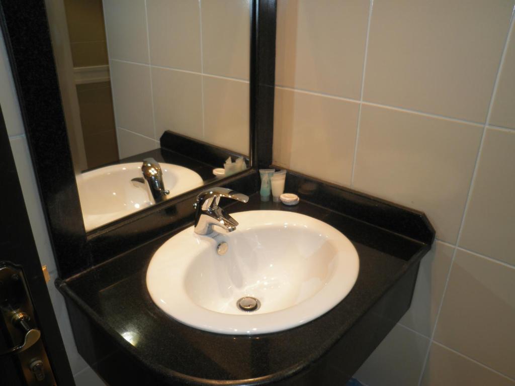כוויית Marina Royal Hotel Suites חדר תמונה
